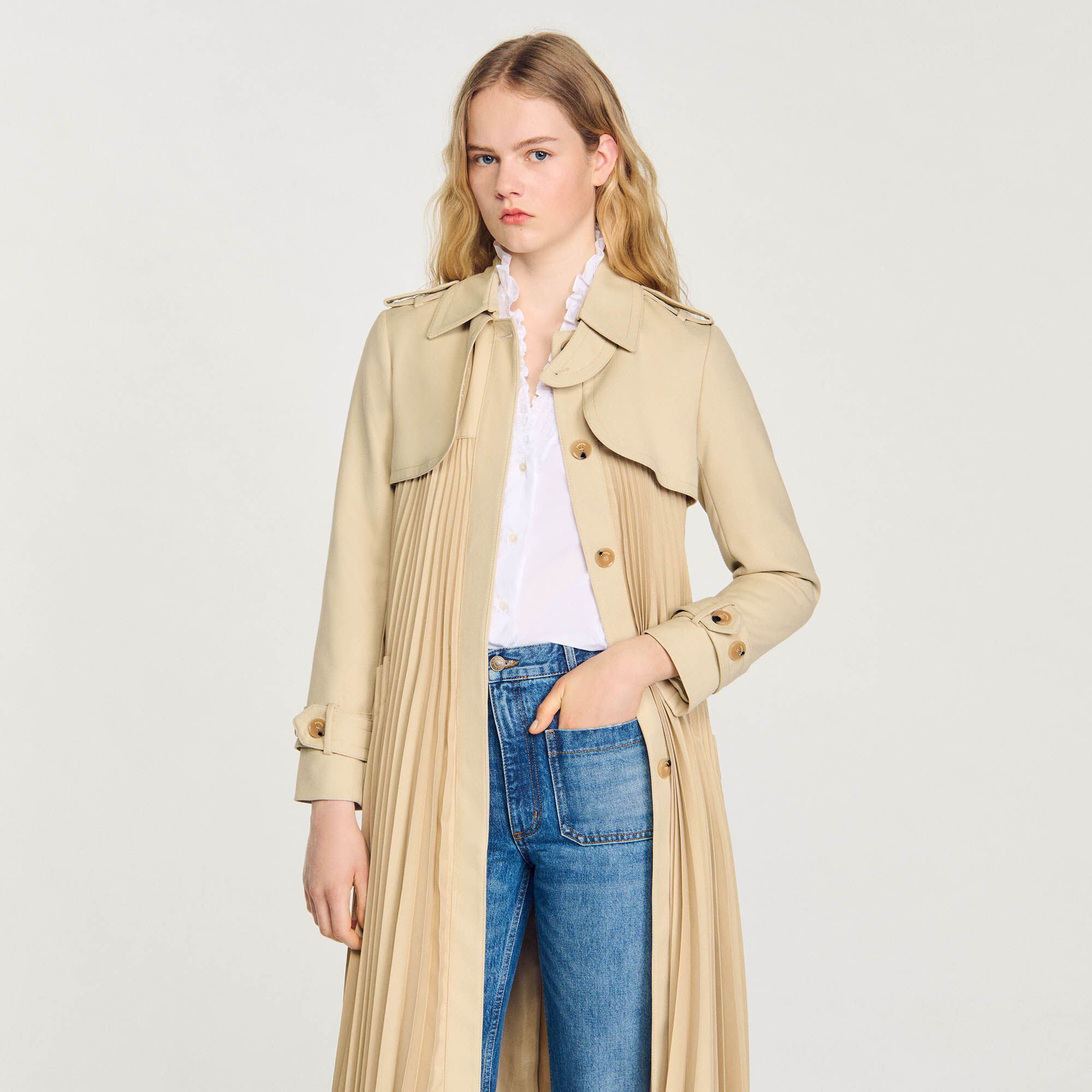 Pleated trench coat with belt
