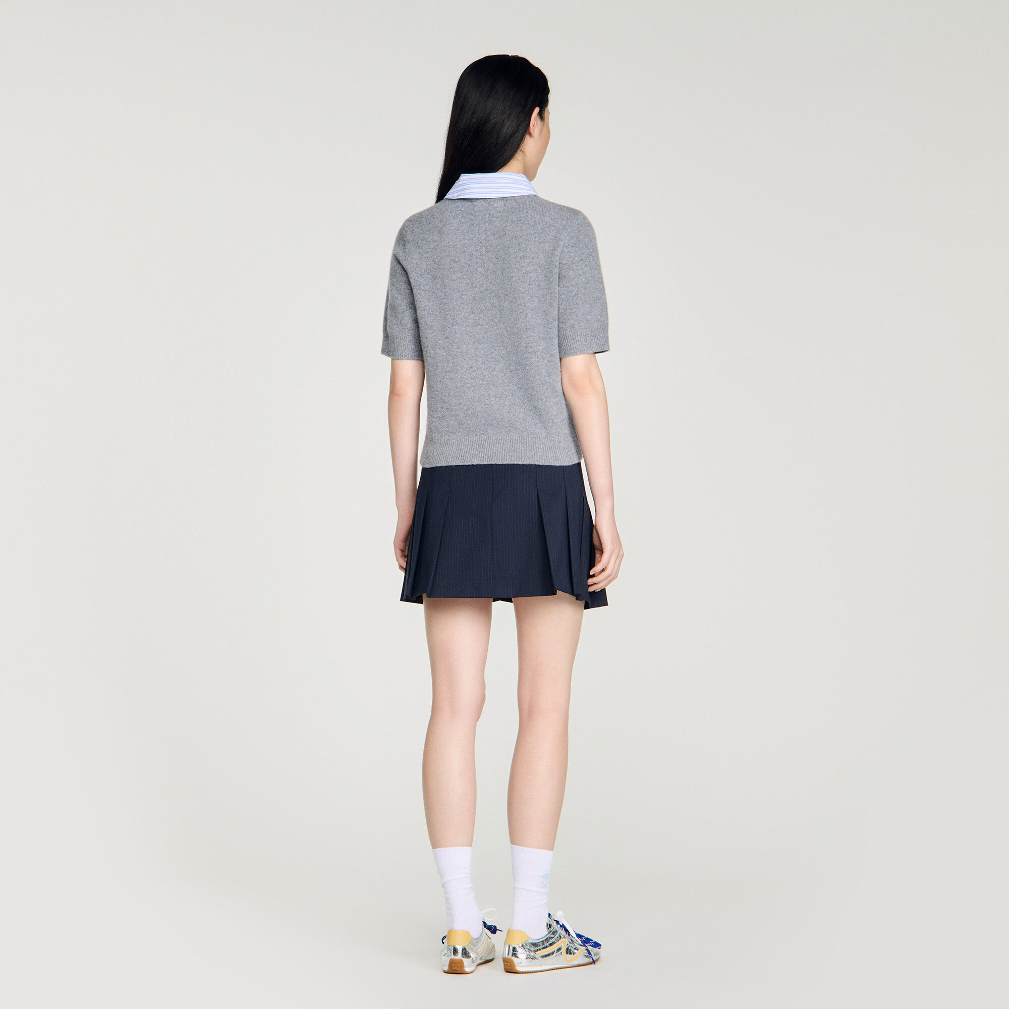 Detachable collar wool jumper