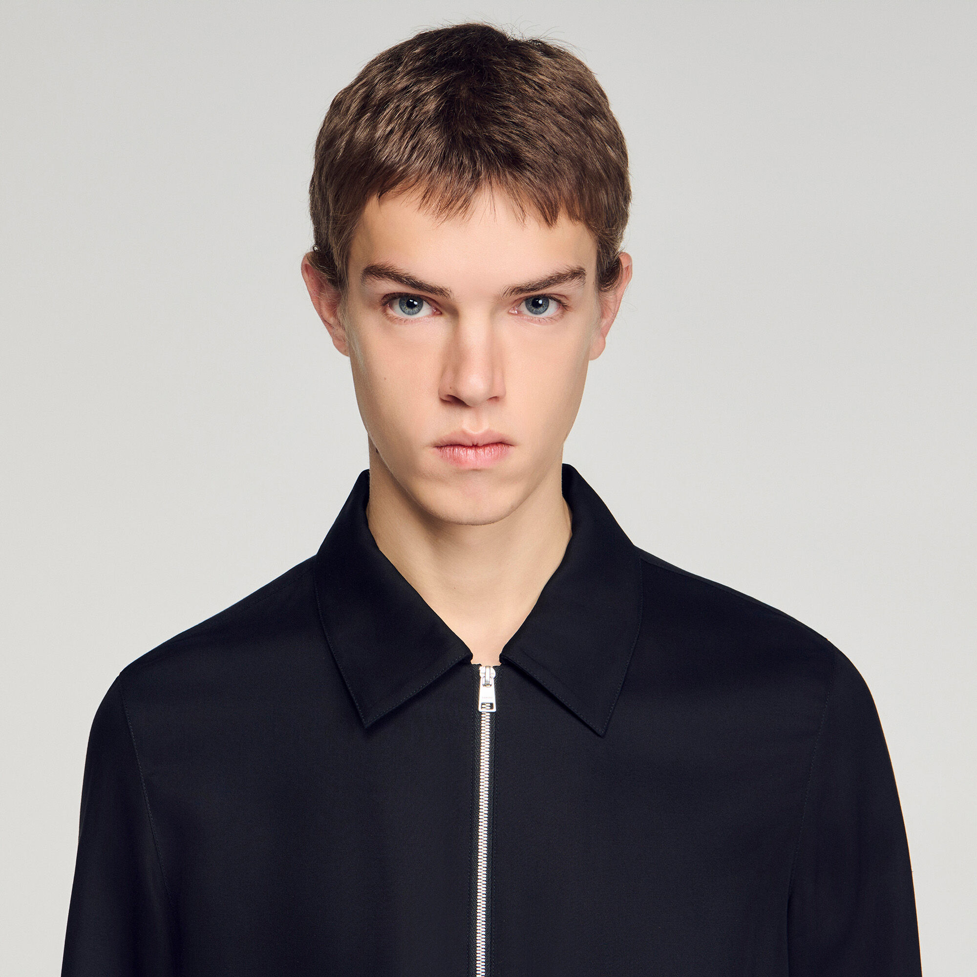 Hooded shirt with regular collar