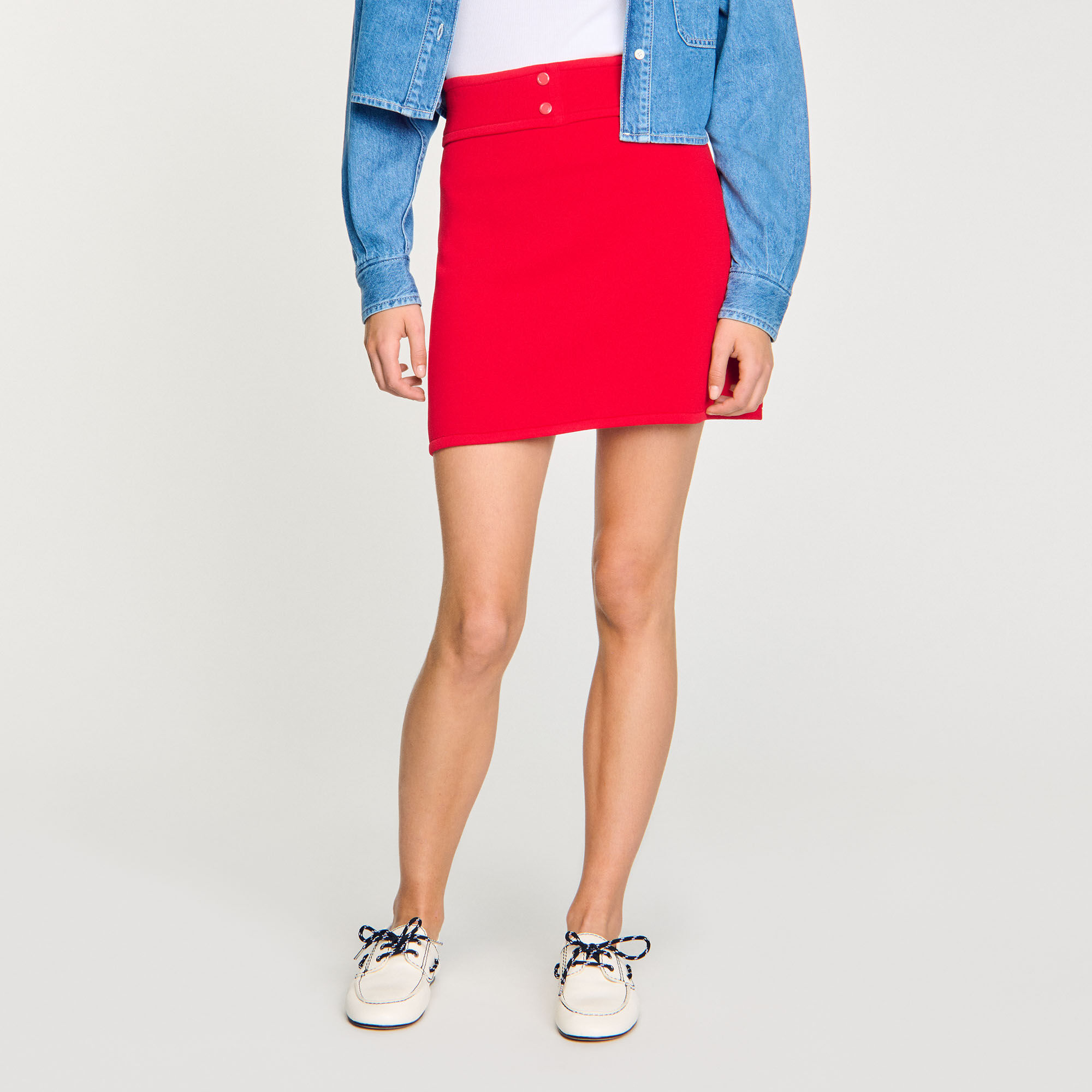 Short knit skirt