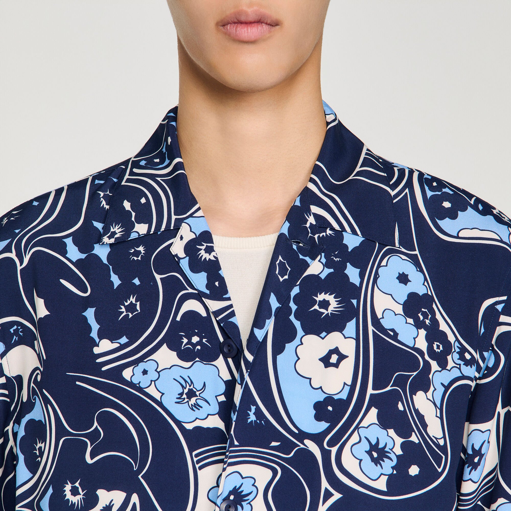 Loose-fit print shark collar shirt