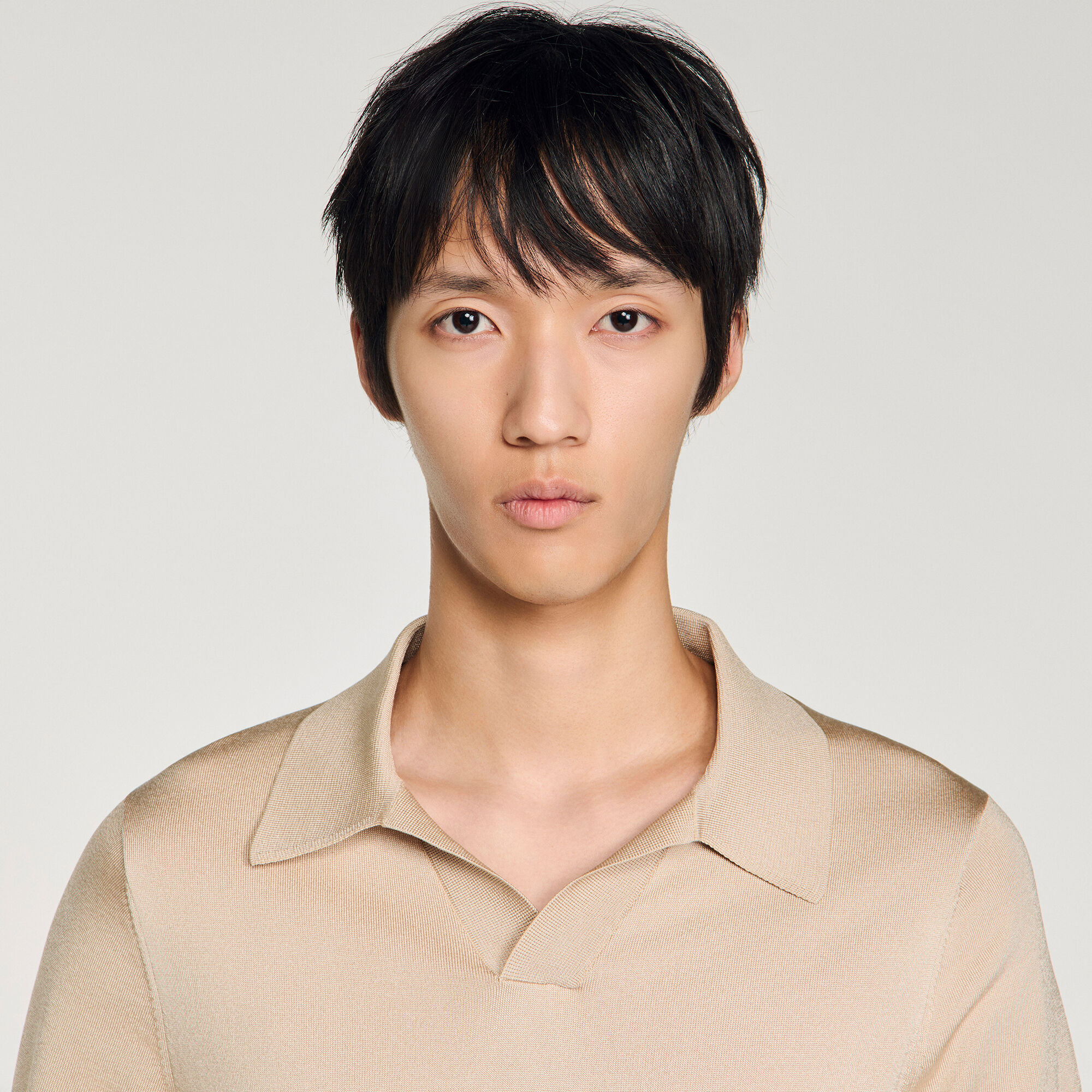 Short-sleeved V-neck polo shirt