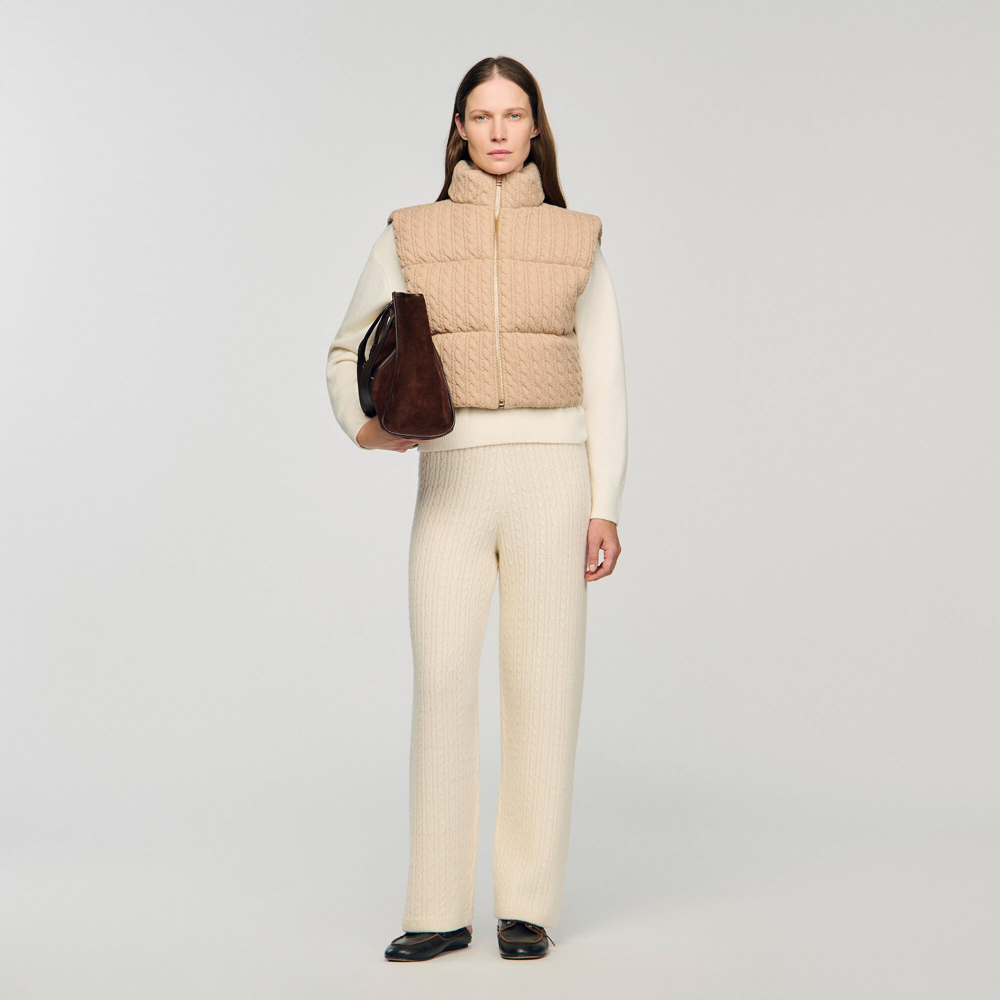 Short sleeveless wool puffer jacket