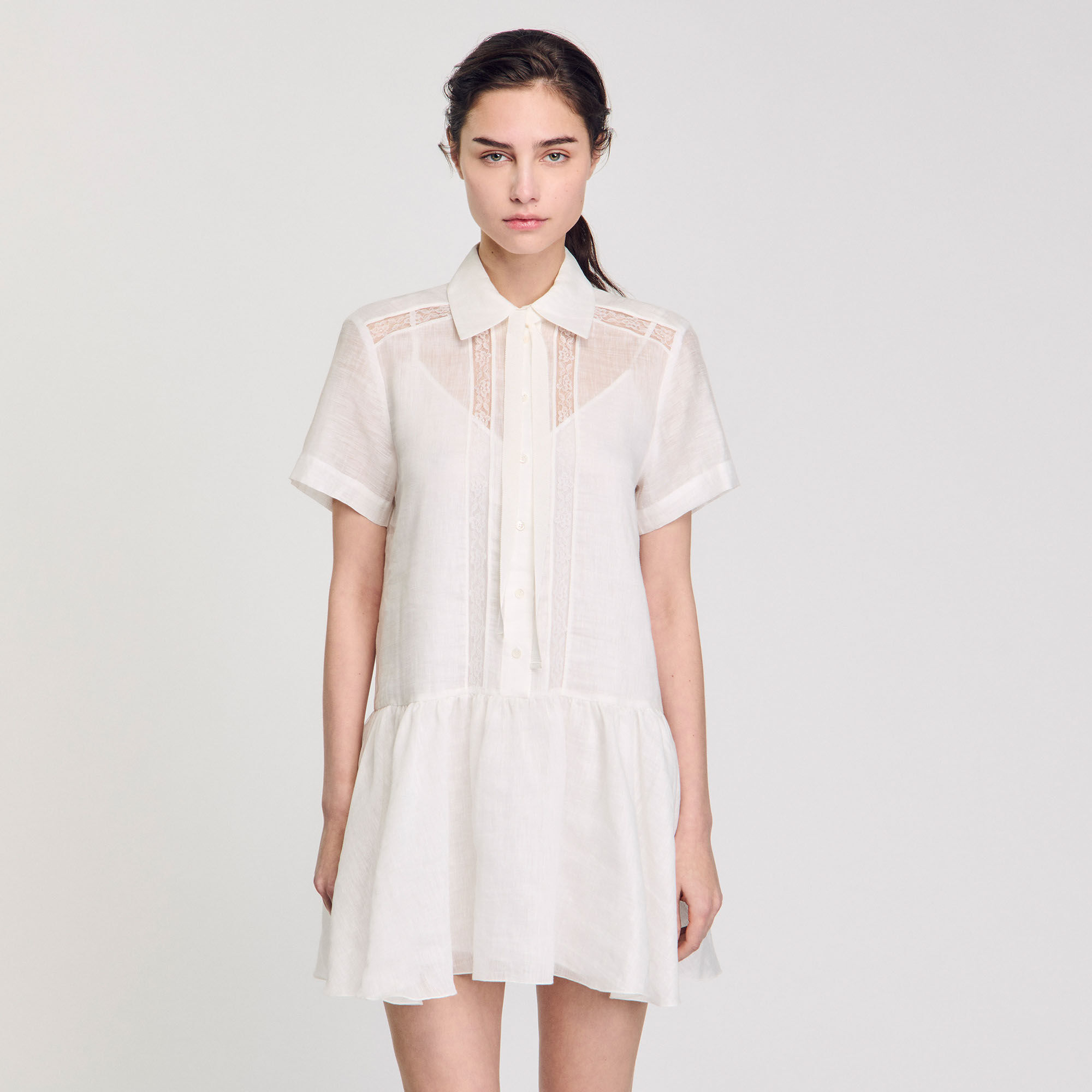 Short dress with lace details