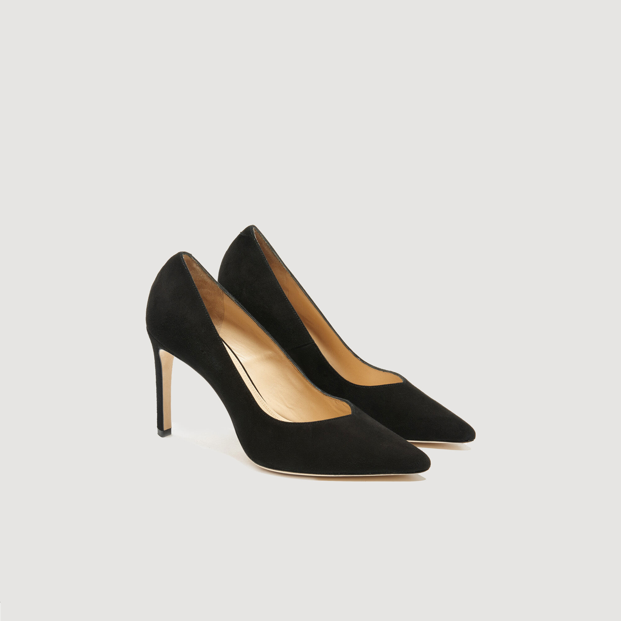 V cut sales court shoes